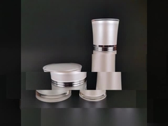 ऐक्रेलिक